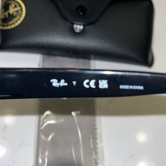 New men’s RAY-BAN RB4194 53mm POLISHED BLACK lenses UNISEX SUNGLASSES w/ CASE - Picture 4 of 5
